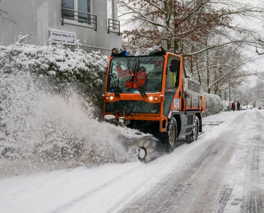 Schneeräumen im Berliner Süden | Blauschnee Schneräumdienst